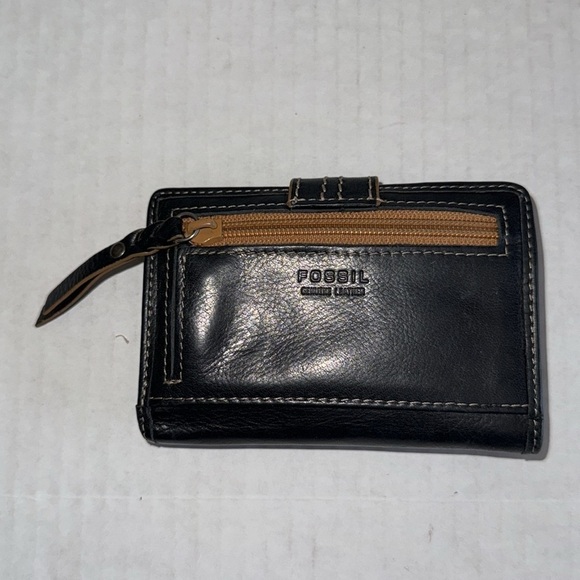 Fossil Small Black With Tan Stitching Bifold Wallet - Picture 2 of 8
